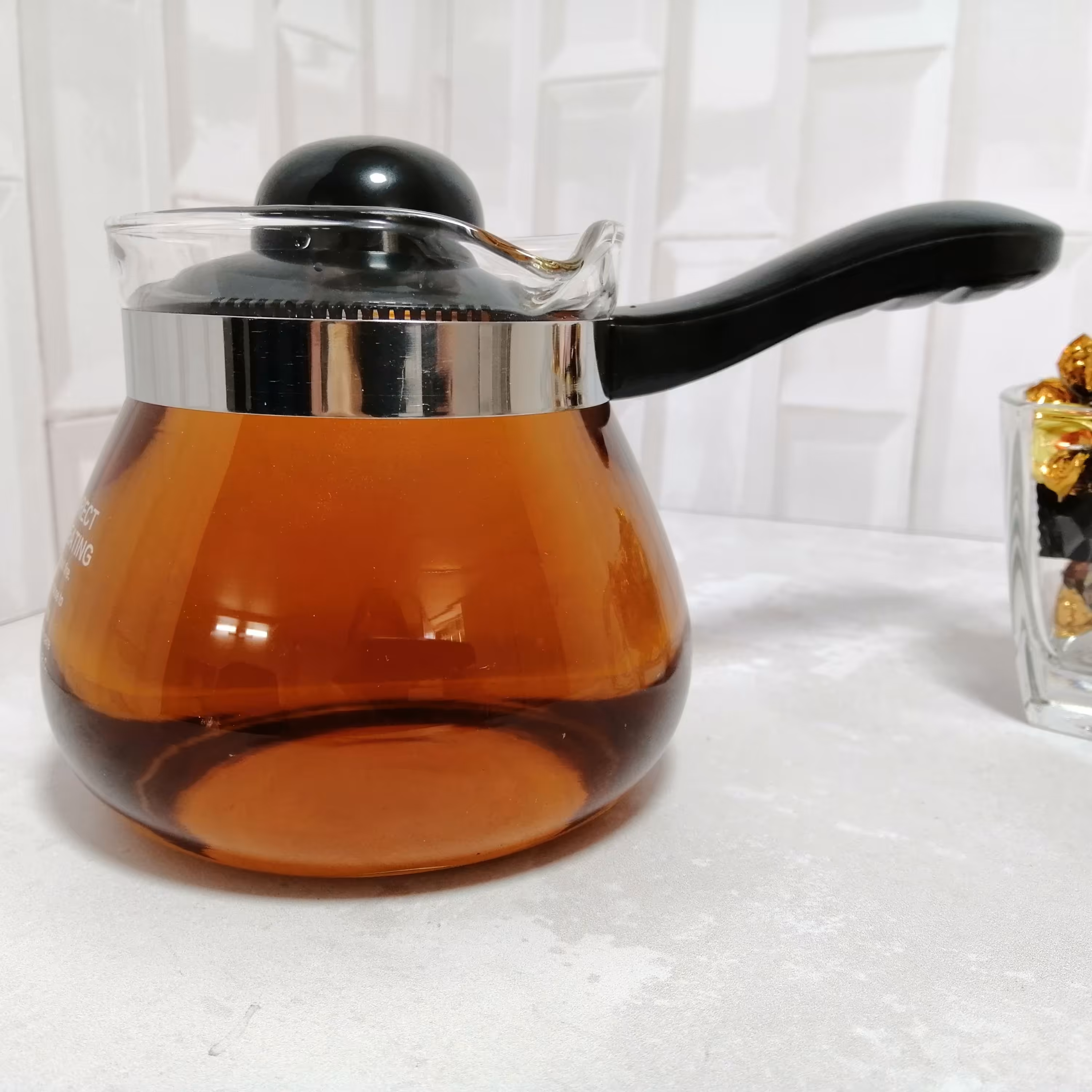 شیرجوش پیرکس 800سی سی دسته مشکی قهوه جوش قوری دارای جعبه کادوئی پذیرایی 