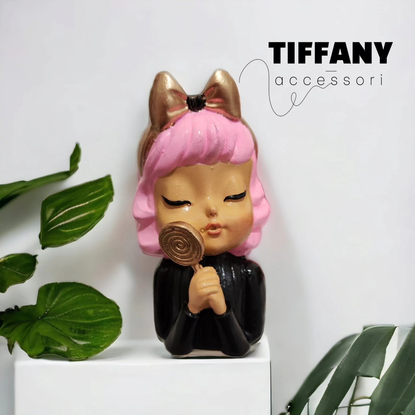 مجسمه فانتزی دختر جای مدادی لوازم آرایشی گلدان فانتزی