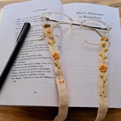 بند عینک گلدوزی