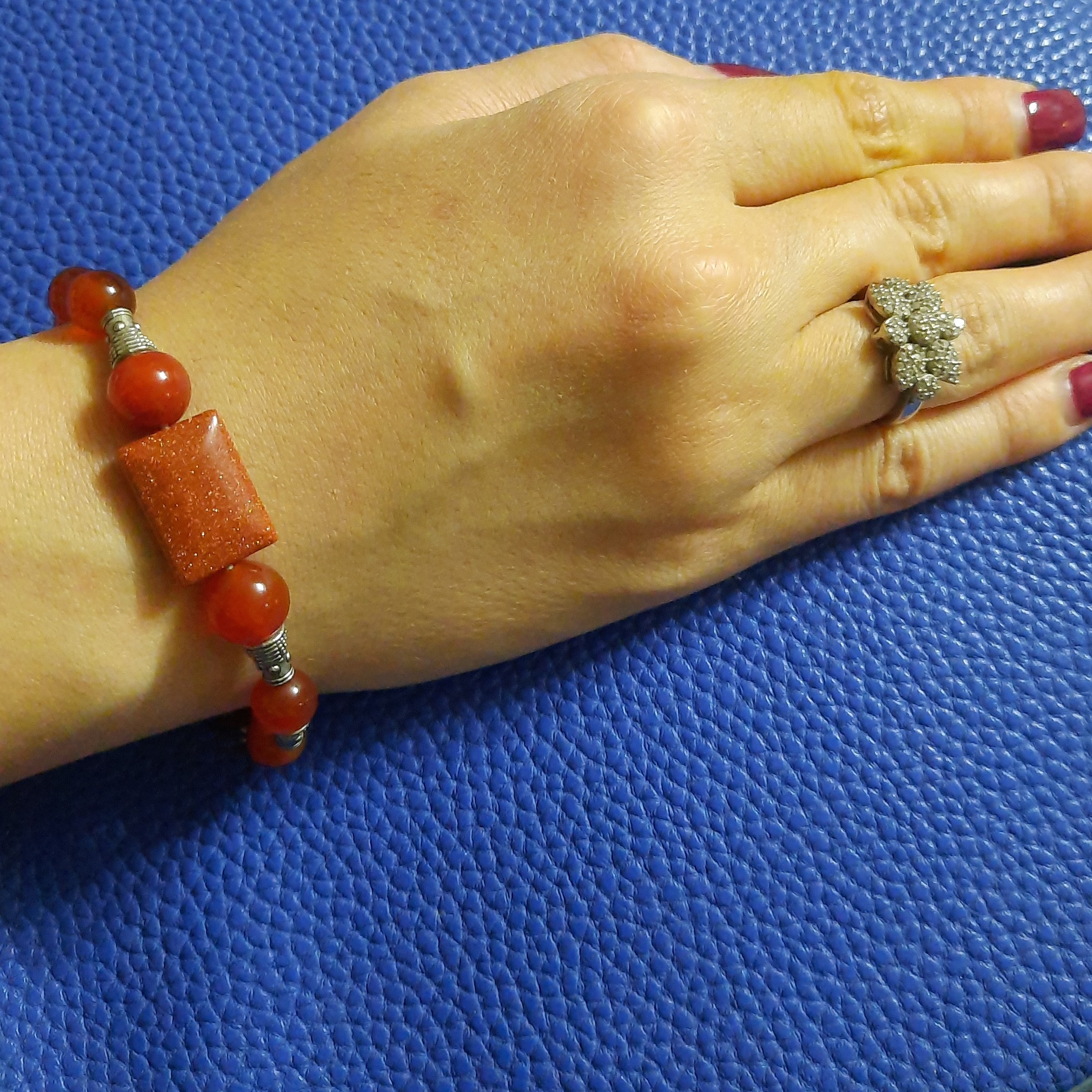 دستبند عقیق زنانه بسیار باکیفیت وزیبا