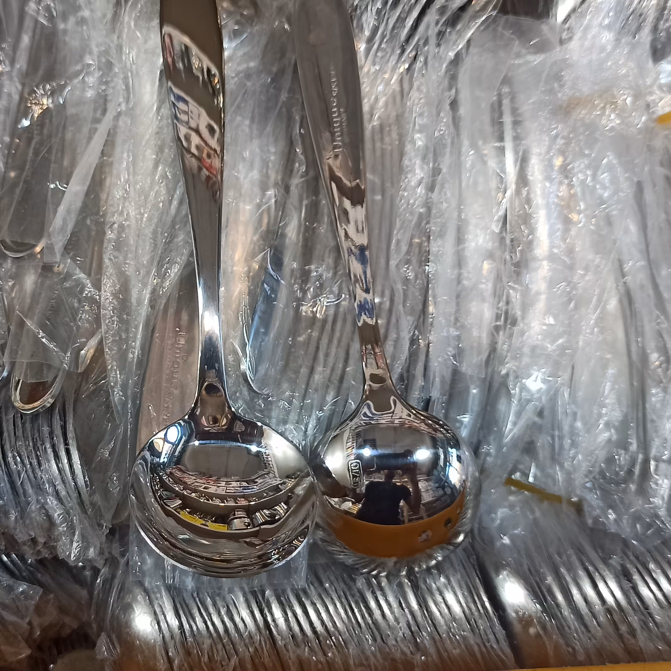 ملاقه یونیک استیل نگیر ملاقه نقلی قاشق خورشت  ملاقه براق وارداتی یونیک جرمنی حک شده 