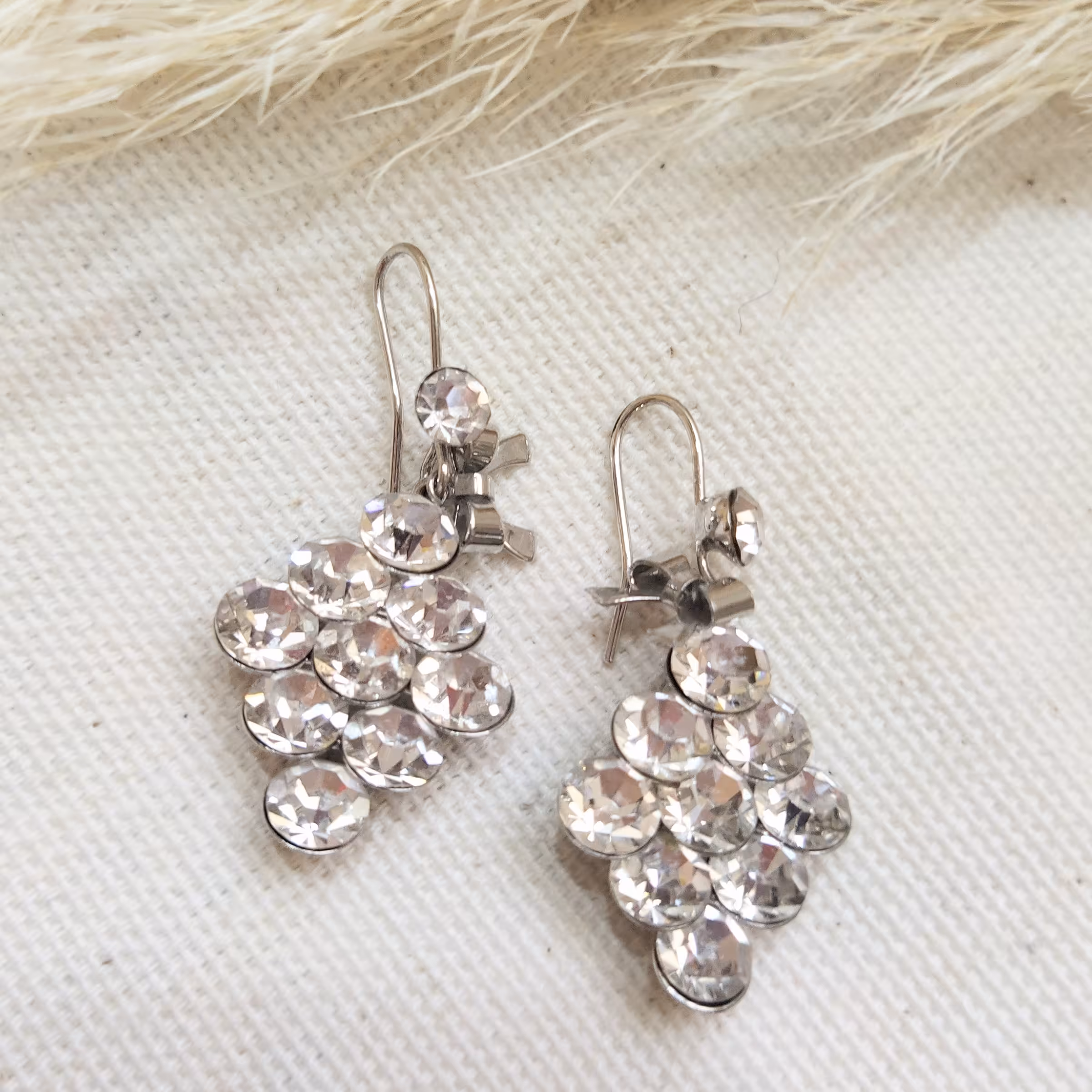 گوشواره آویز مارک طرح پولک ماهی 