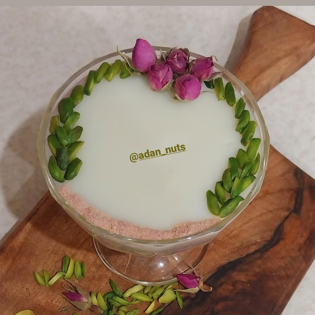خلال پسته عالی و درجه یک آدان سبز و خوش طعم بدون اضافه کردن رنگ 