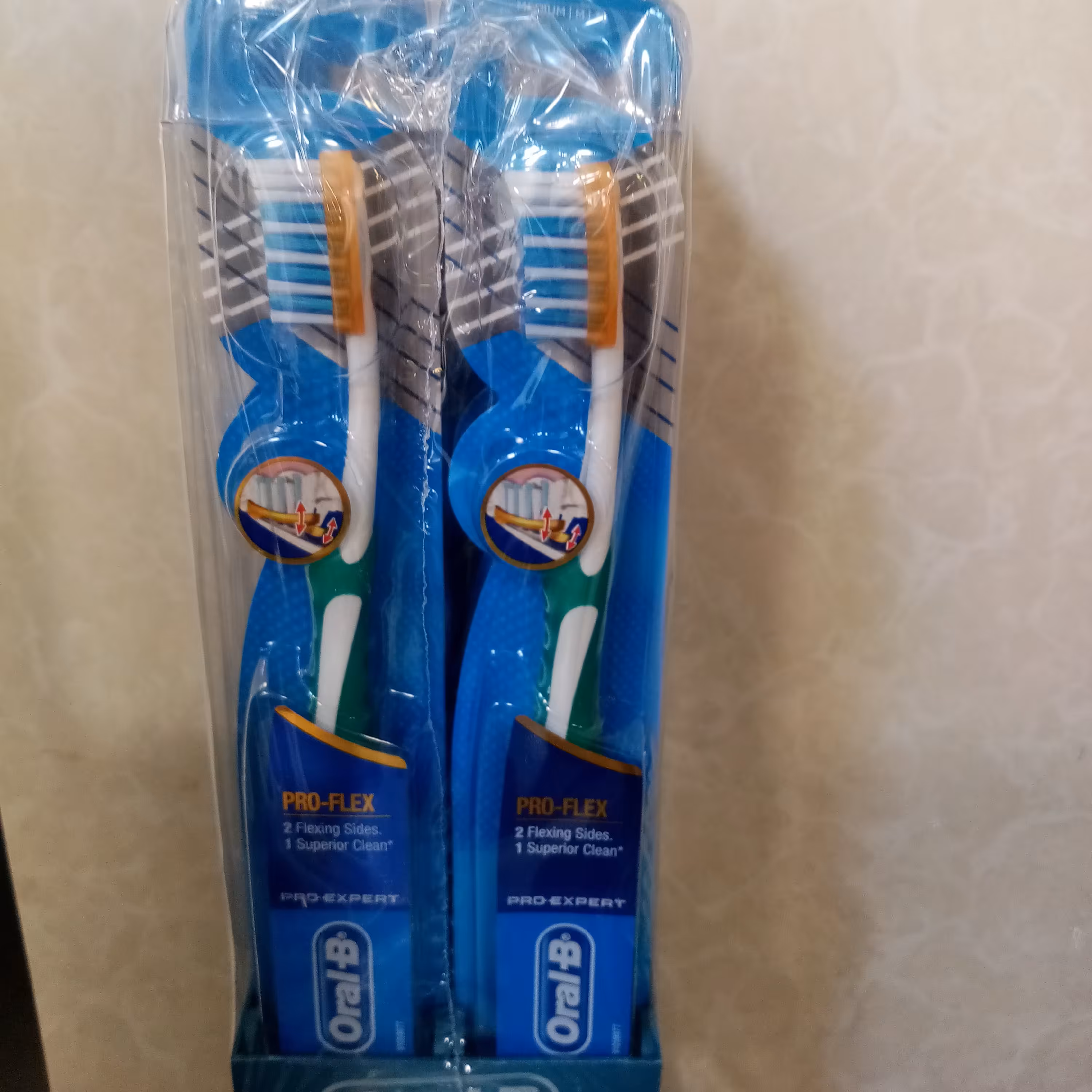 مسواک اورال بی medum( متوسط) سافت نرم