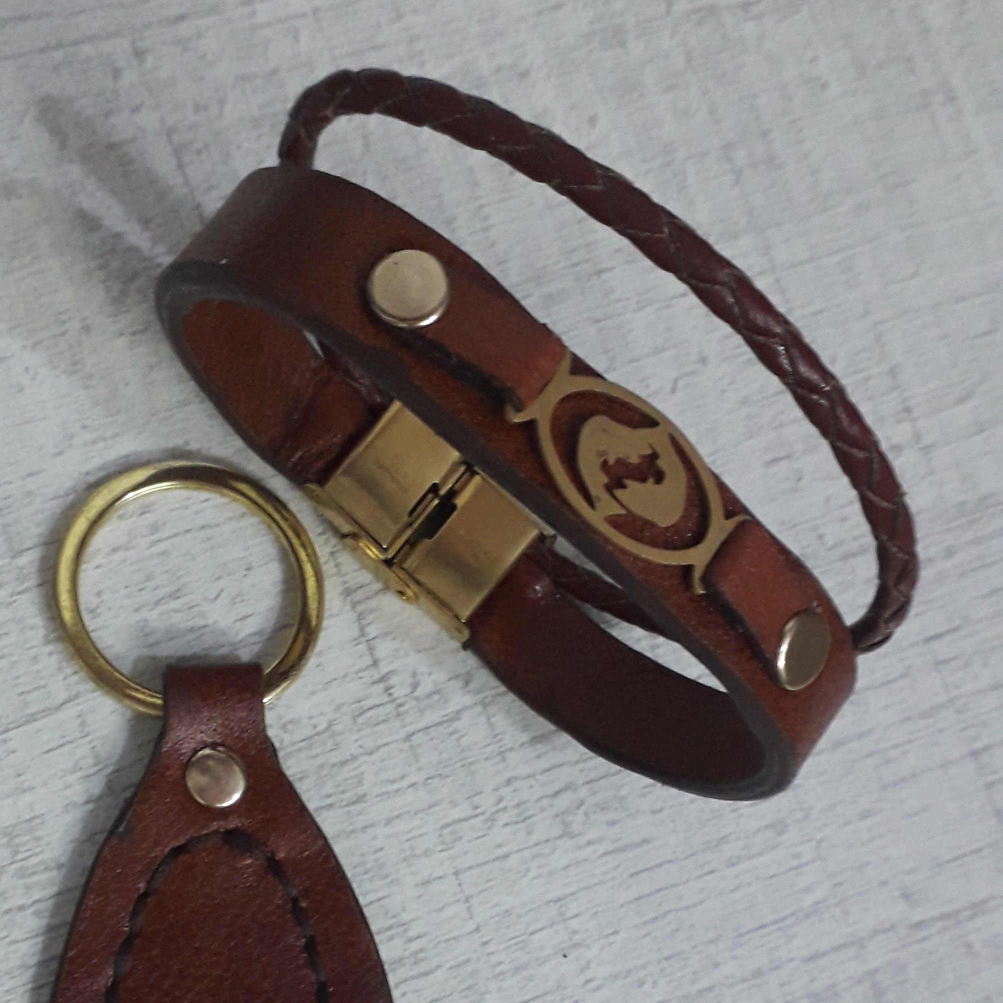 دستبند چرمی 