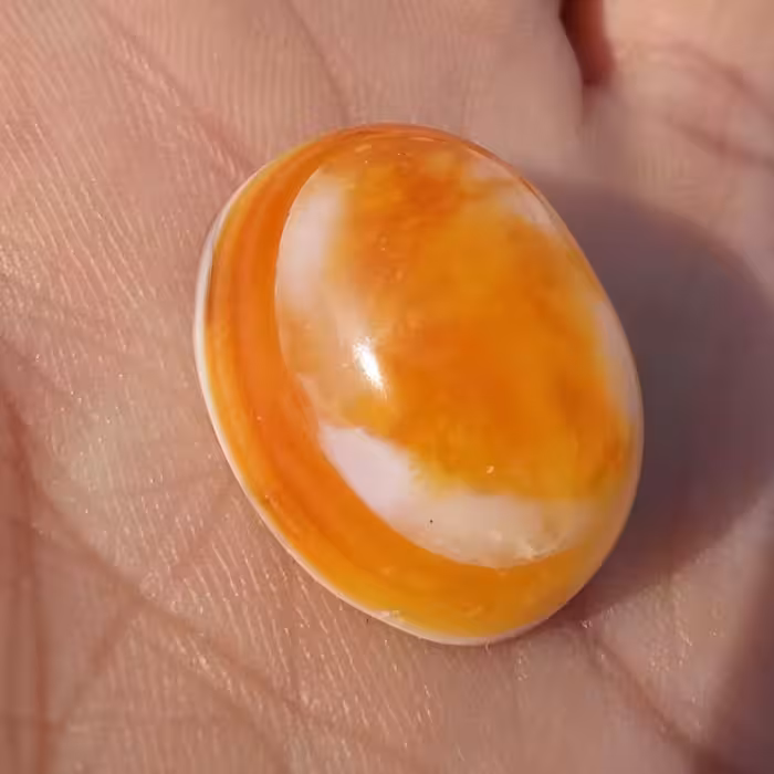 نگین عقیق چند پوست محشر دیدنی
طبیعی
خوش رنگ و بسیار زیبا
خوش تراش سایز درشت کد 8532
