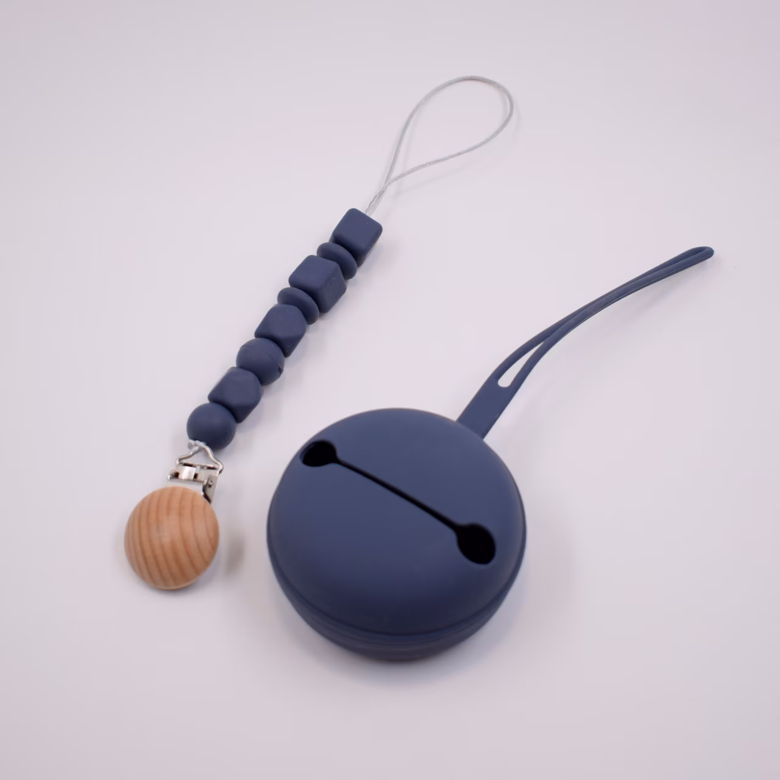 ست بند پستانک و کاور پستانک سیلیکونی - سورمه‌ای