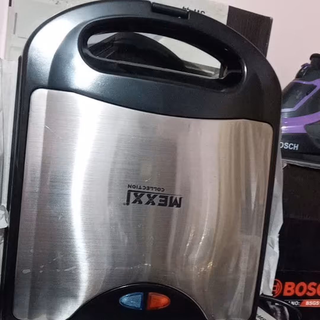 ساندویچ ساز بزرگ 