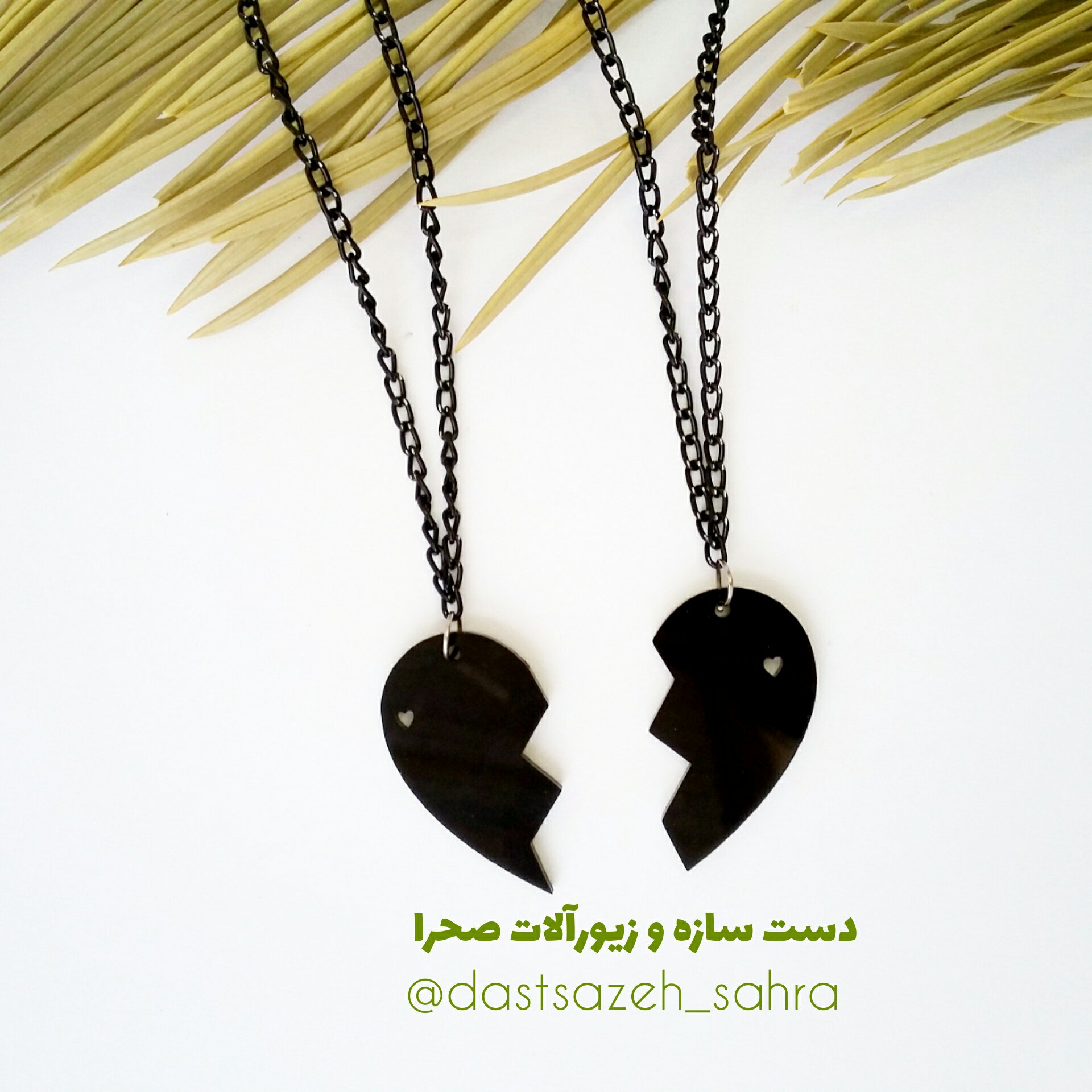 گردنبند ست قلب با آویز پلکسی رنگ ثابت (رنگ زنجیر ثابت نیست)