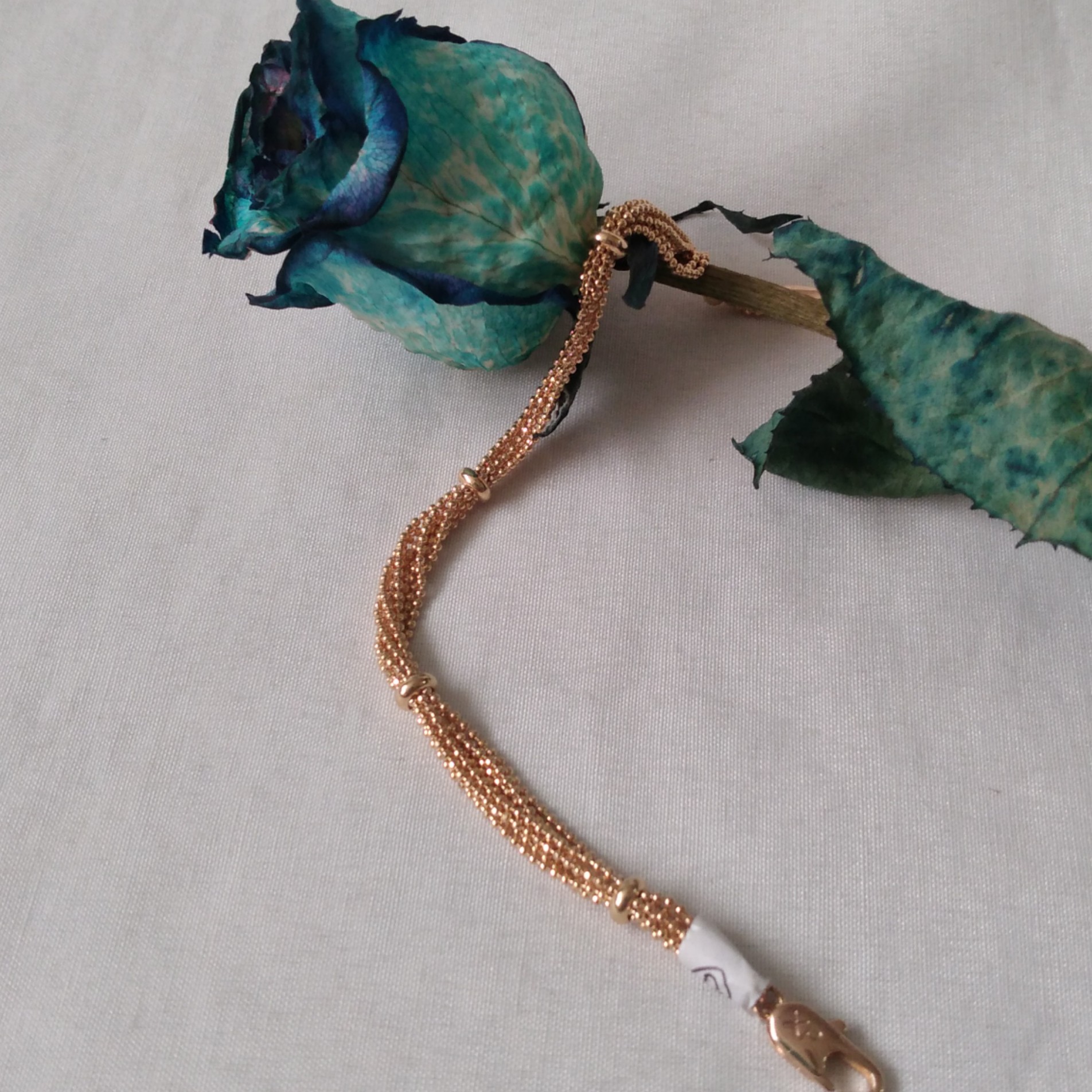 دستبندزنجیری مارک ژوپیک رنگ طلایی باطراحی زیباوظریف 