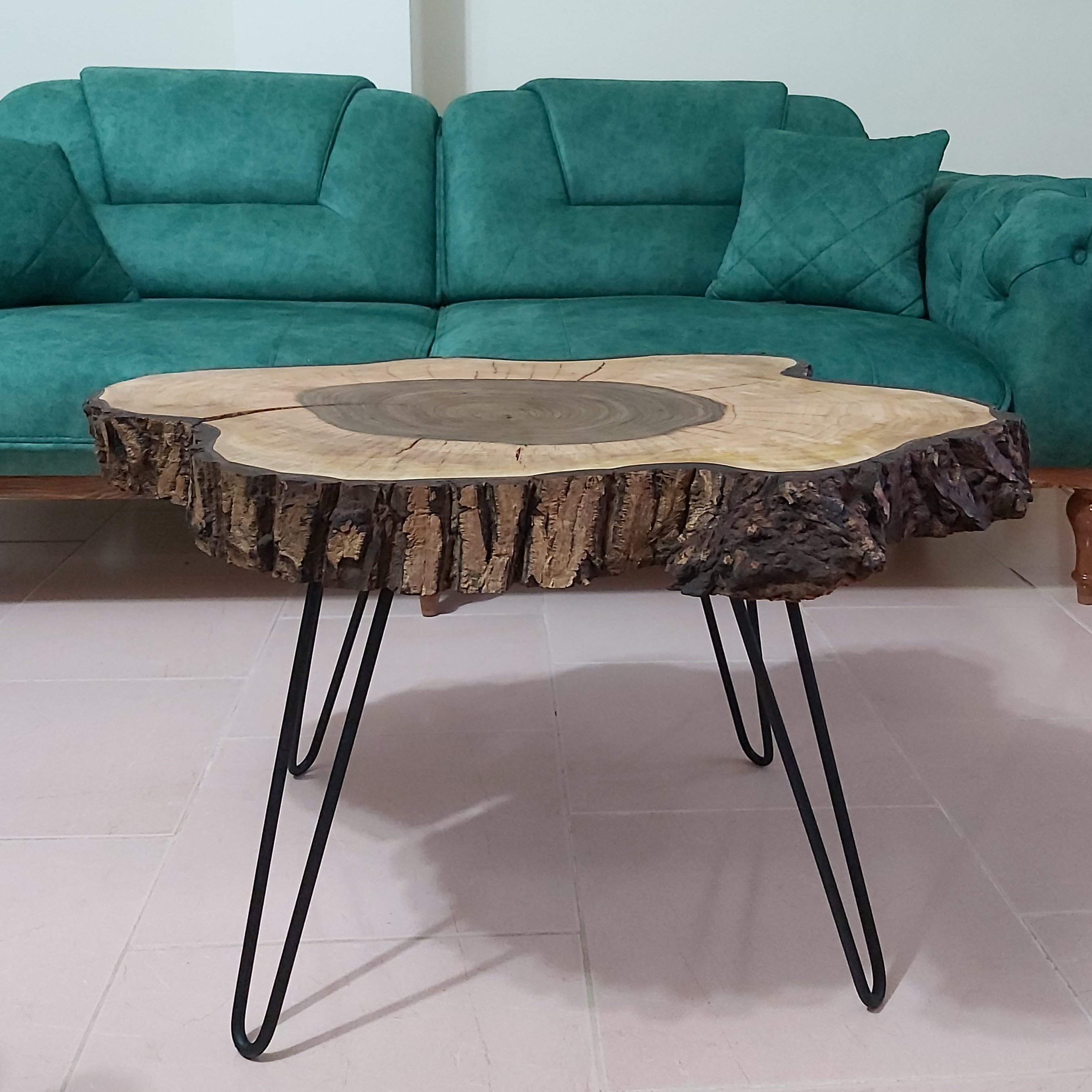 میز جلو مبلی 85×55 چوب گردو روستیک با پایه فلزی