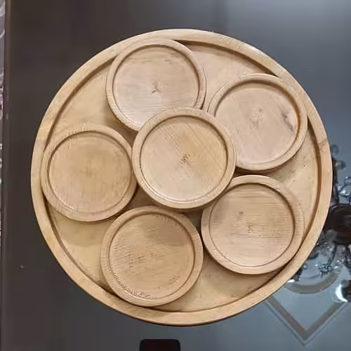 سینی چوبی گرد لبه کوتاه با شش عدد زیر استکانی