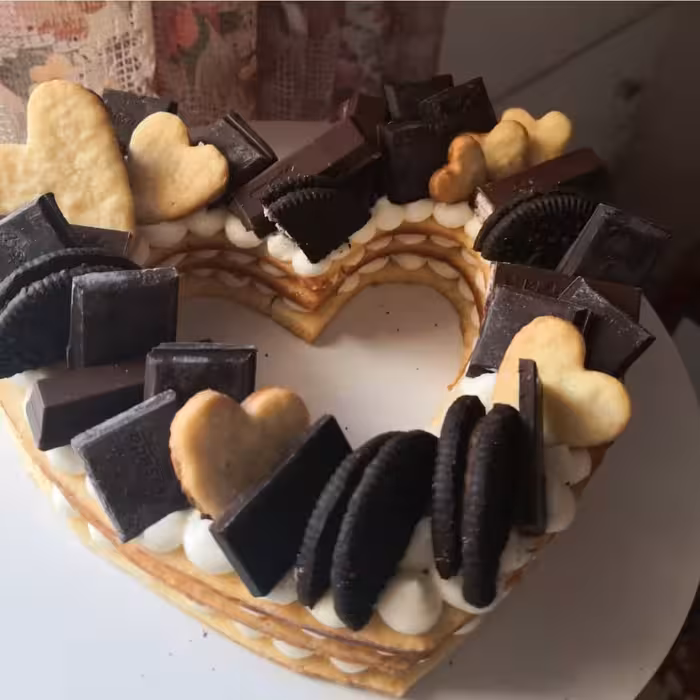 کیک بیسکوئیتی نرم به شکل حروف و اعداد دلخواه