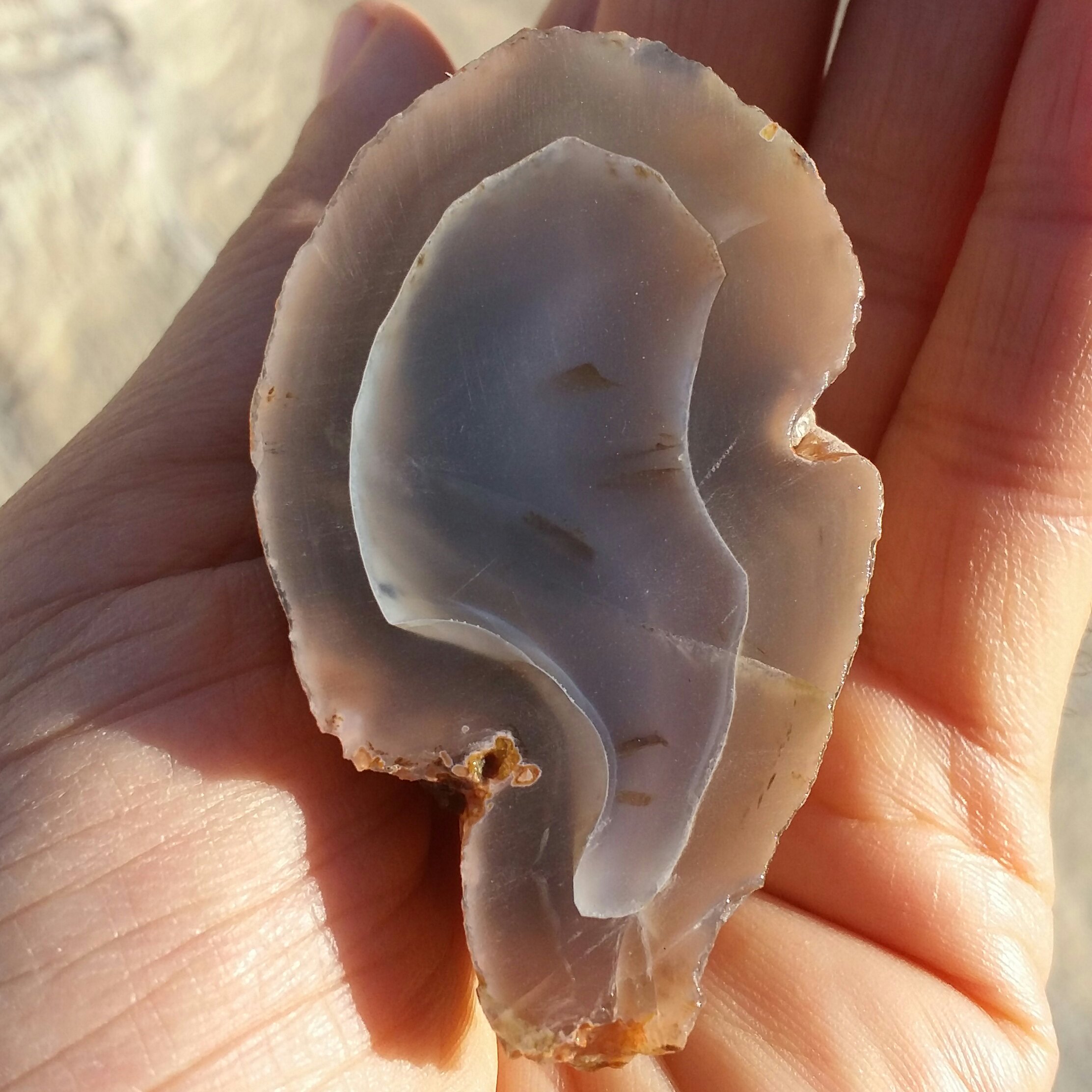 اسلایس سنگ راف عقیق سلیمانی سه بعدی دو رنگ محشر بسیار دیدنی خاص کاملا طبیعی زیبا
 محشر
نمونه ای تکرار نشدنی
