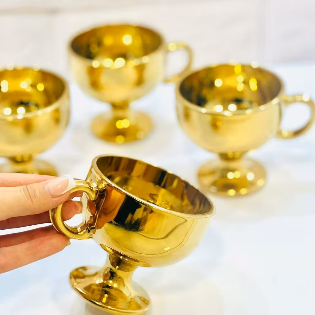 بستنی خوری طلایی 