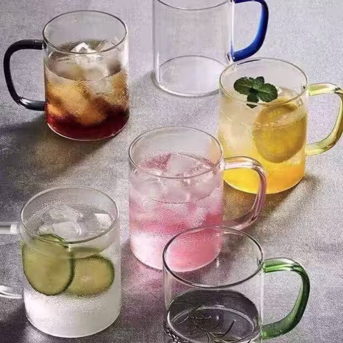 لیوان پیرکس دسته رنگی
