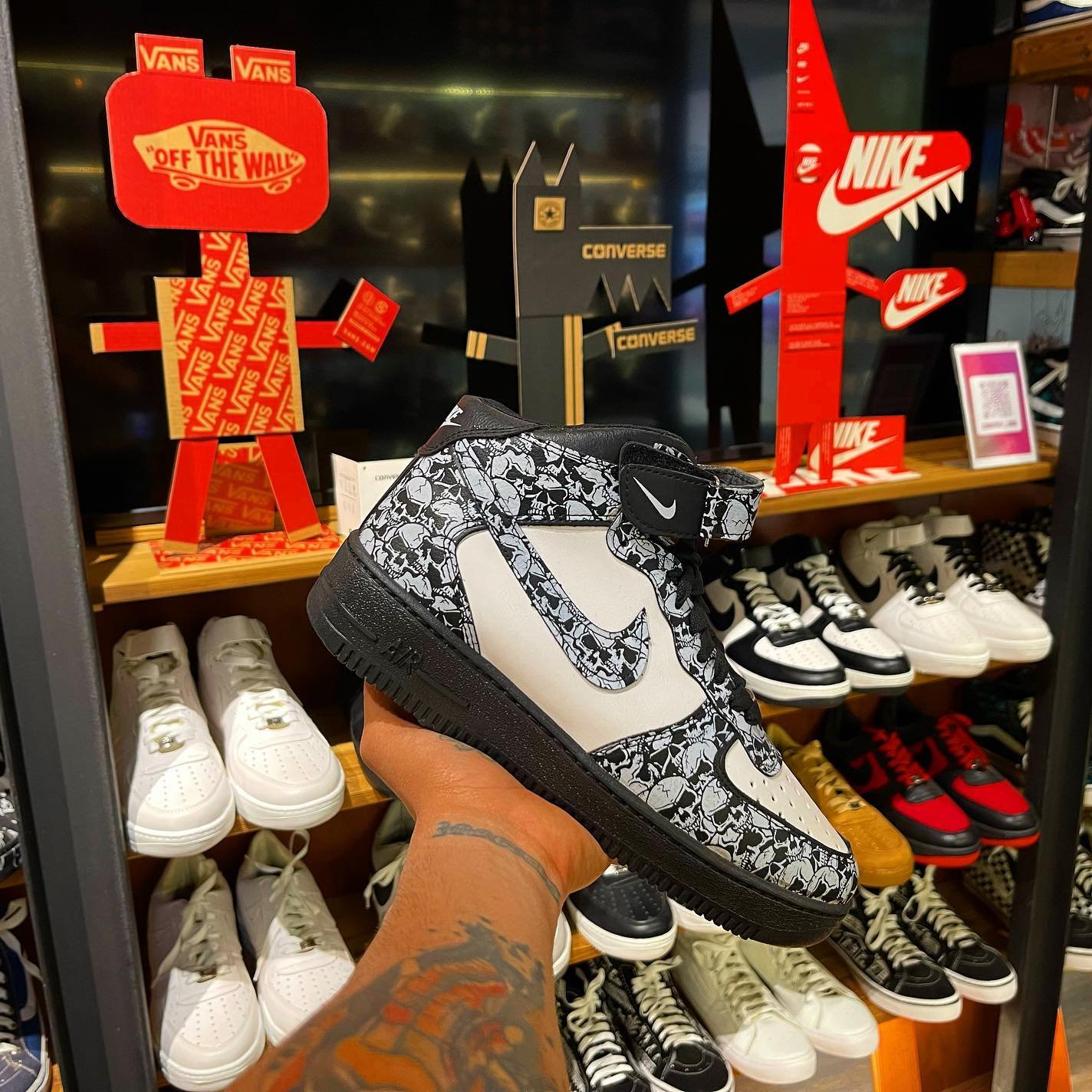 کلش نایک Nike air force اسکلتی سایز :(41 تا 45)