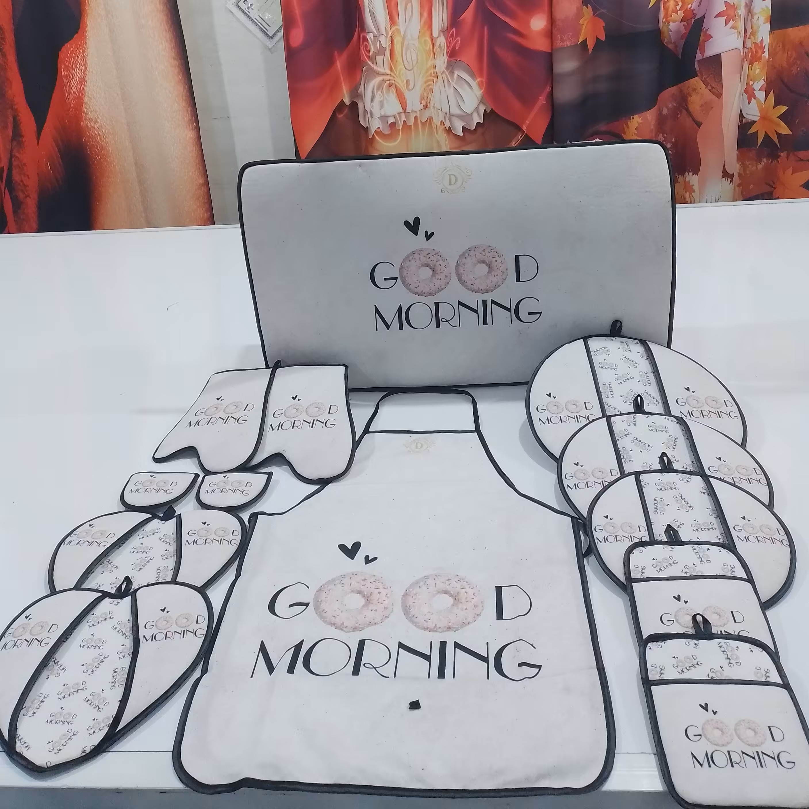 سرویس دمکنی وپیشبند آشپزخانه ست 13 تیکه