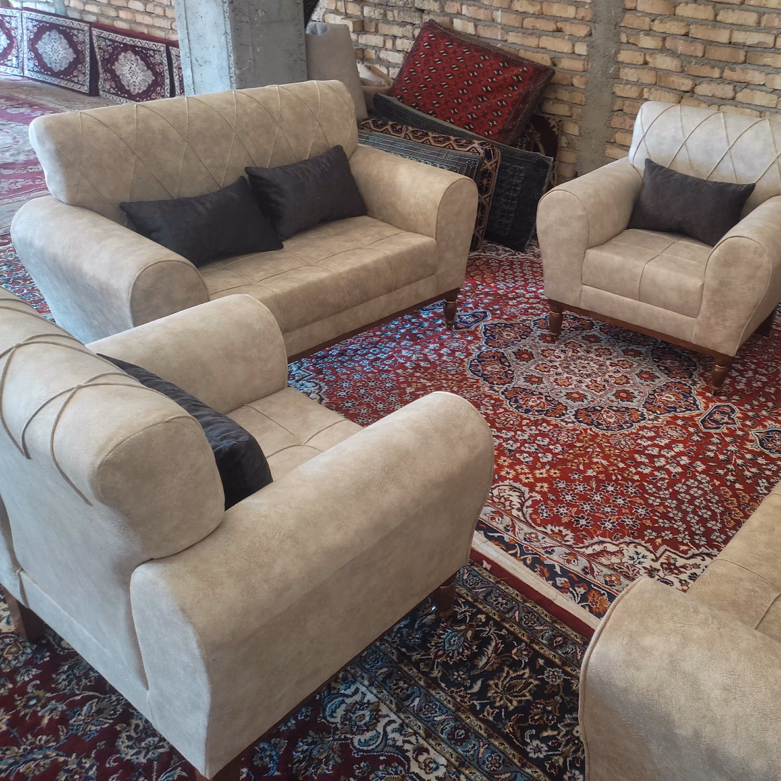 مبلمان  شیک و زیبا