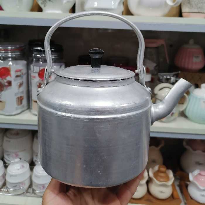 کتری روحی(جعفریان) سایز 26   ارتفاع تقریبی  11  و قطر 14 سانتی متر