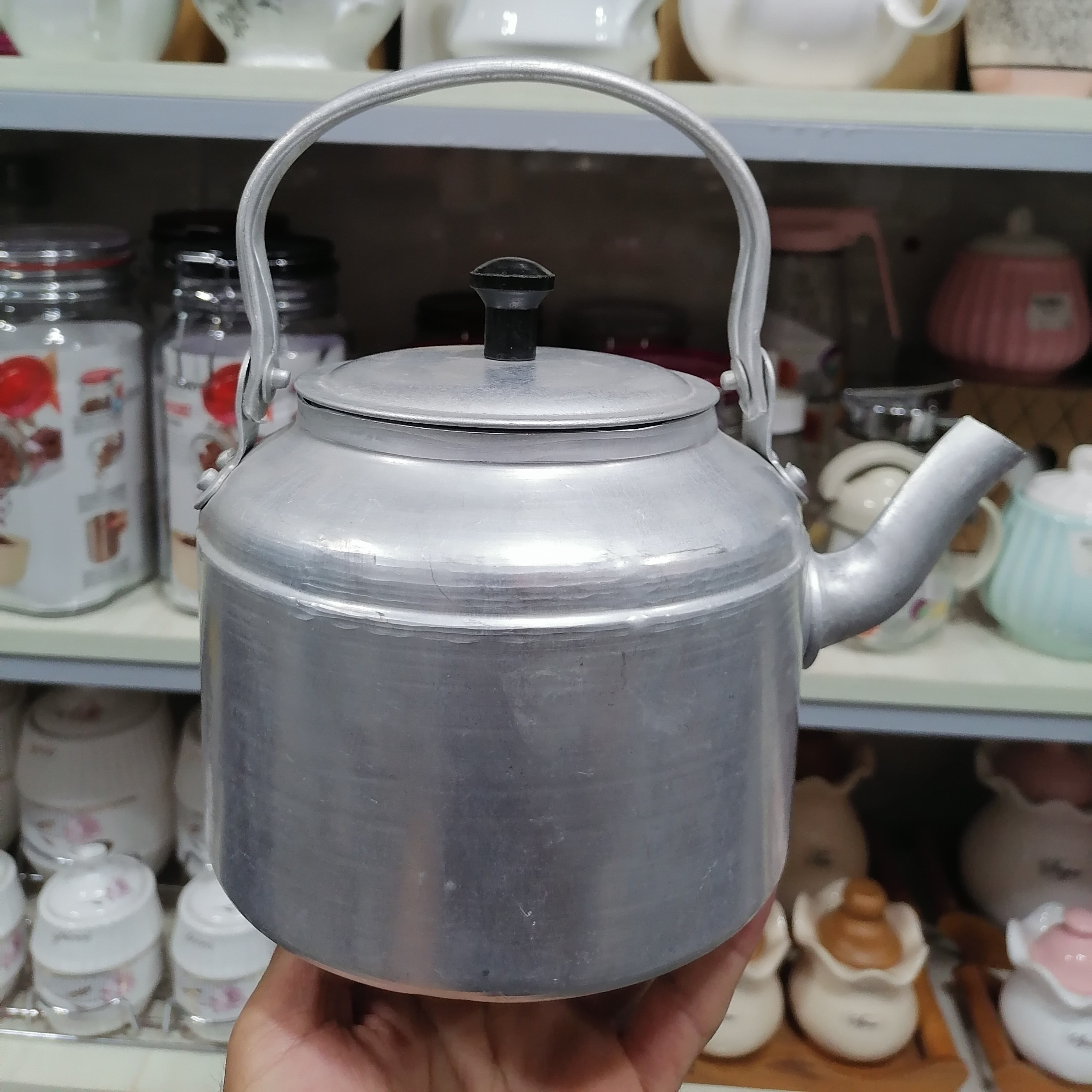 کتری روحی(جعفریان) سایز 26   ارتفاع تقریبی  11  و قطر 14 سانتی متر