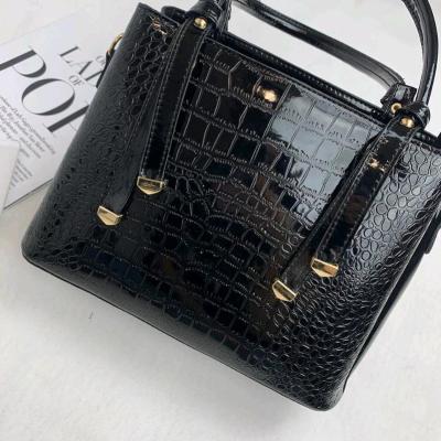 کیف زنانه بزرگ ورنی