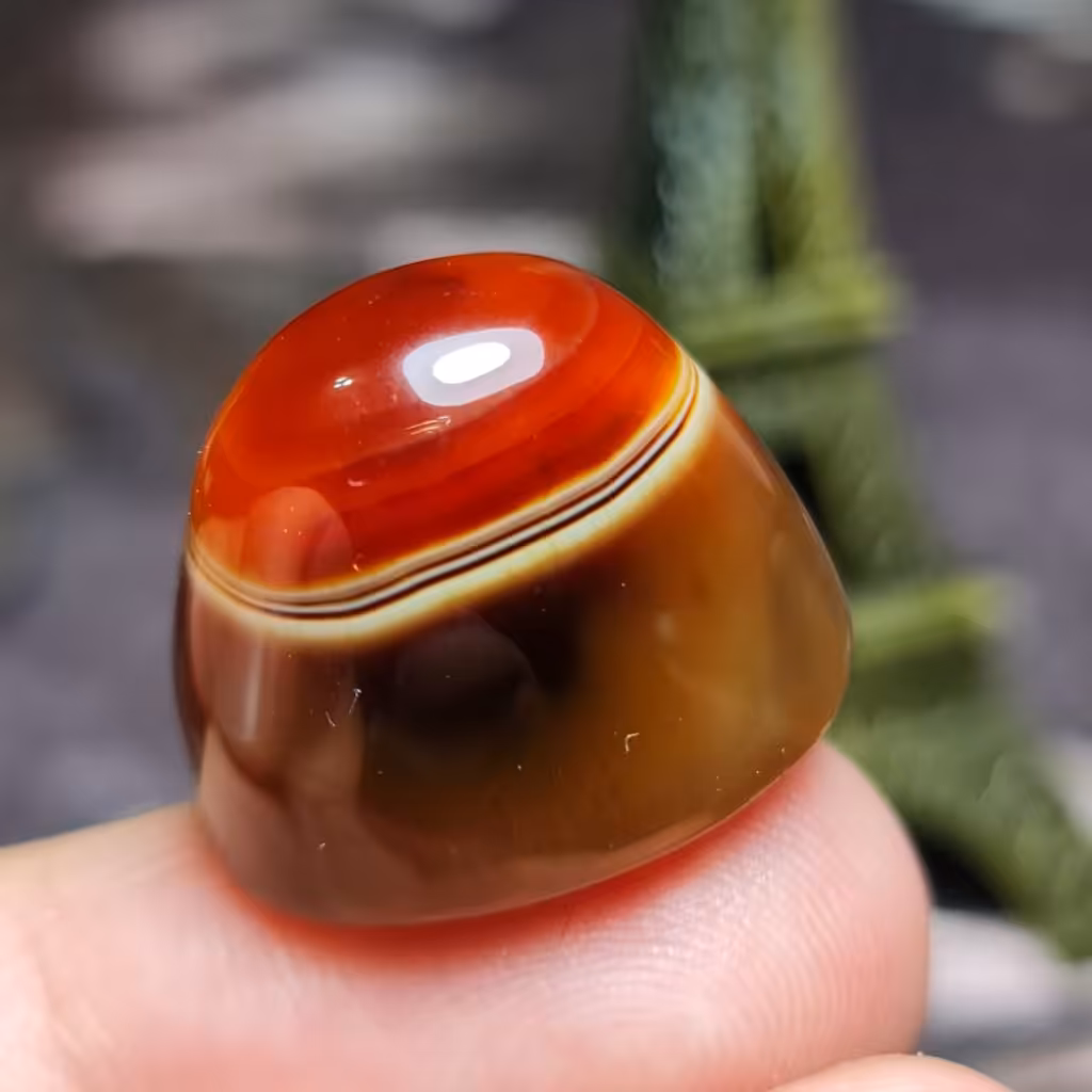 نگین درشت فوق العاده زیبای سنگ عقیق سه پوست خاص خراسانی اصل معدنی
کد 26317
