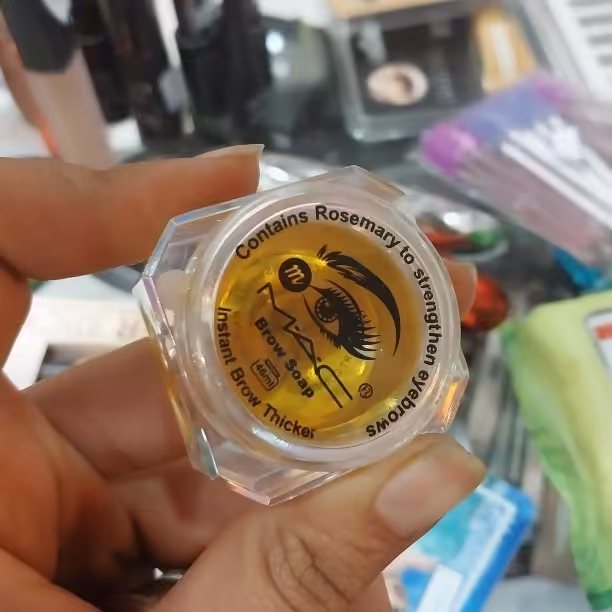 ژل لیفت ابرو اسنس