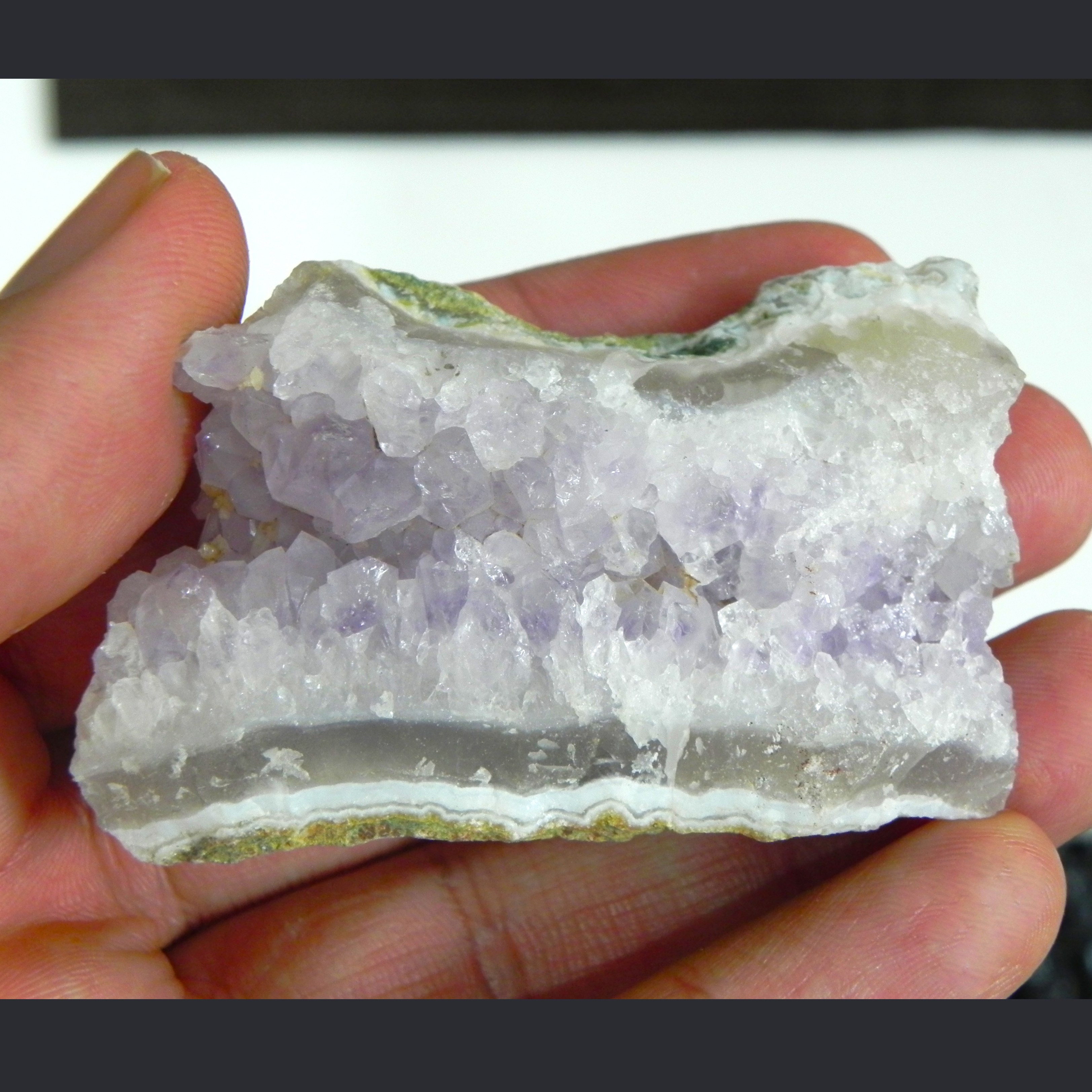 b19 سنگ راف امیتیست بنفش طبیعی معدنی82گرم6سانت کلکسیونی