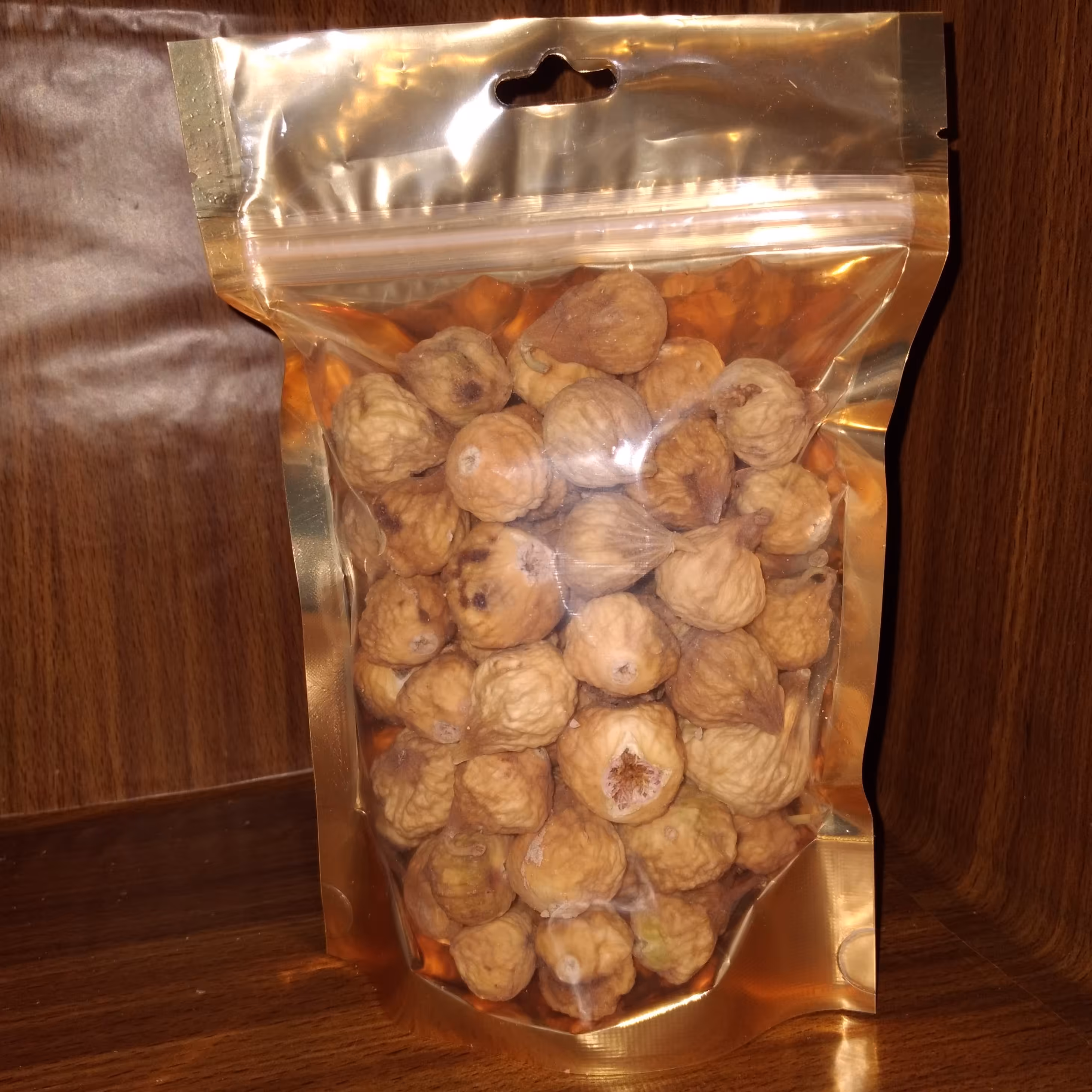 انجیر درجه یک استهبان خشک ودرشت در بسته های 350 گرمی