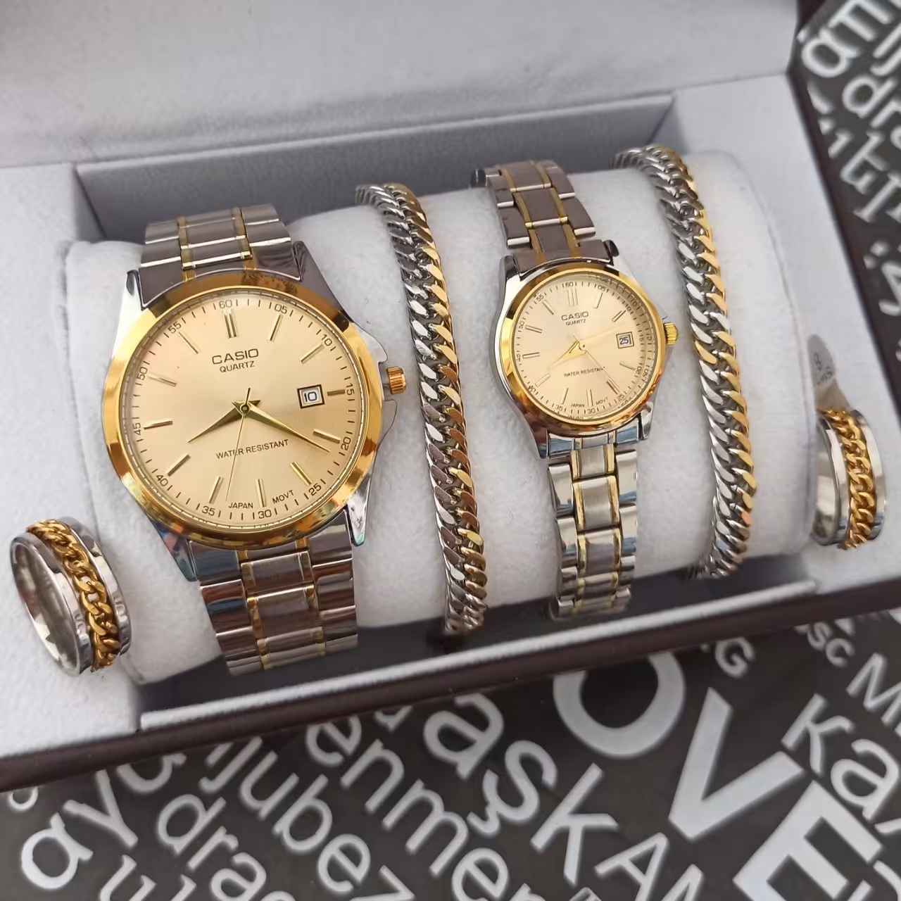 ست ساعت کاسیو زنونه مردونه دو رنگ با دستبند و انگشتر  رنگ ثابت 