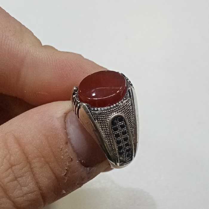 انگشتر نقره با عقیق قرمز