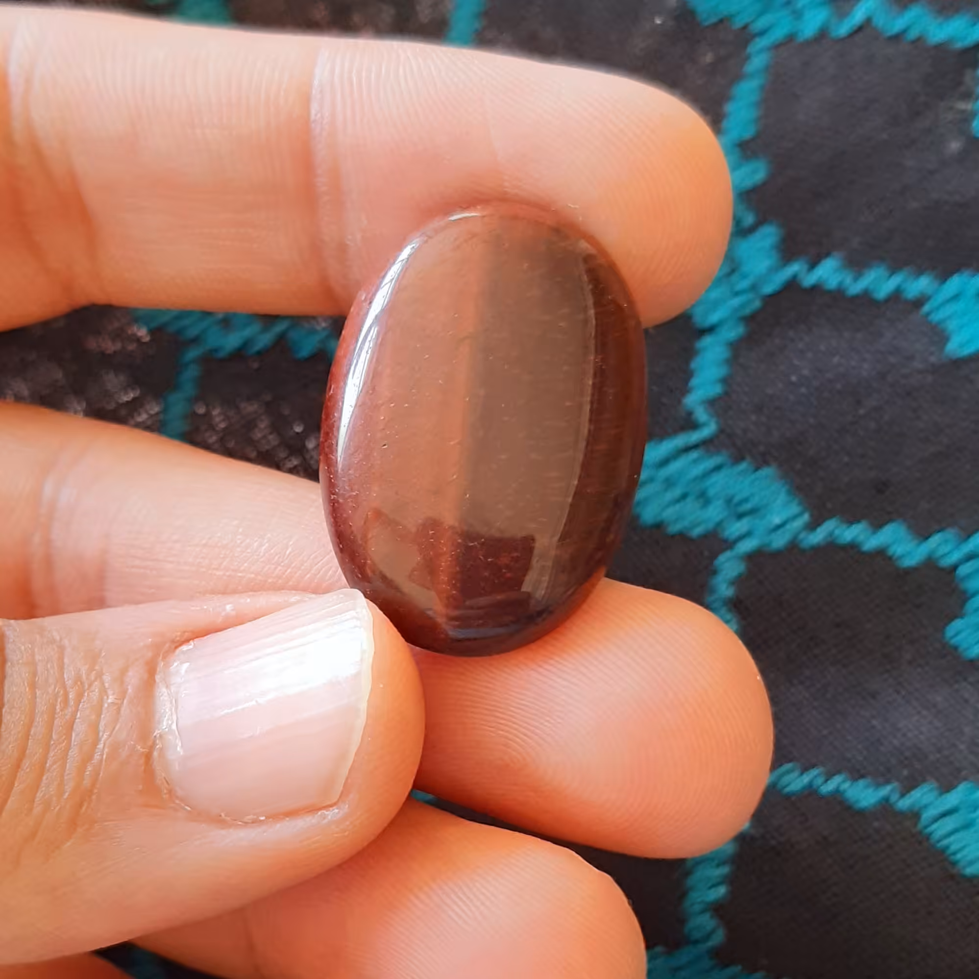 نگین چشم ببر سرخ طبیعی و معدنی  درشت خاص دارای رقص نور  طبیعی روی نگین