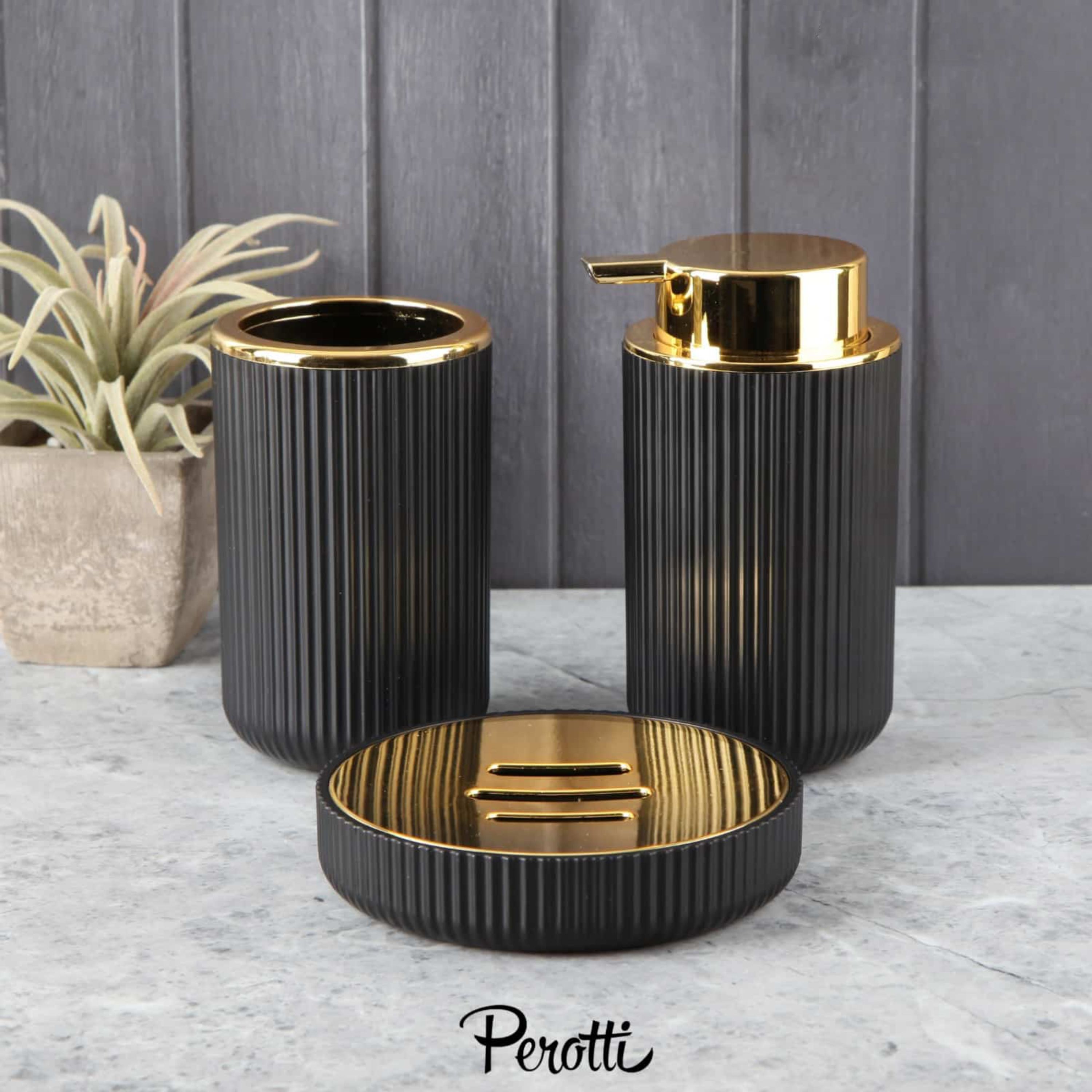 ست سرویس بهداشتی 3 تکه پروتی مدل Lisbone 13113 رنگ مشکی