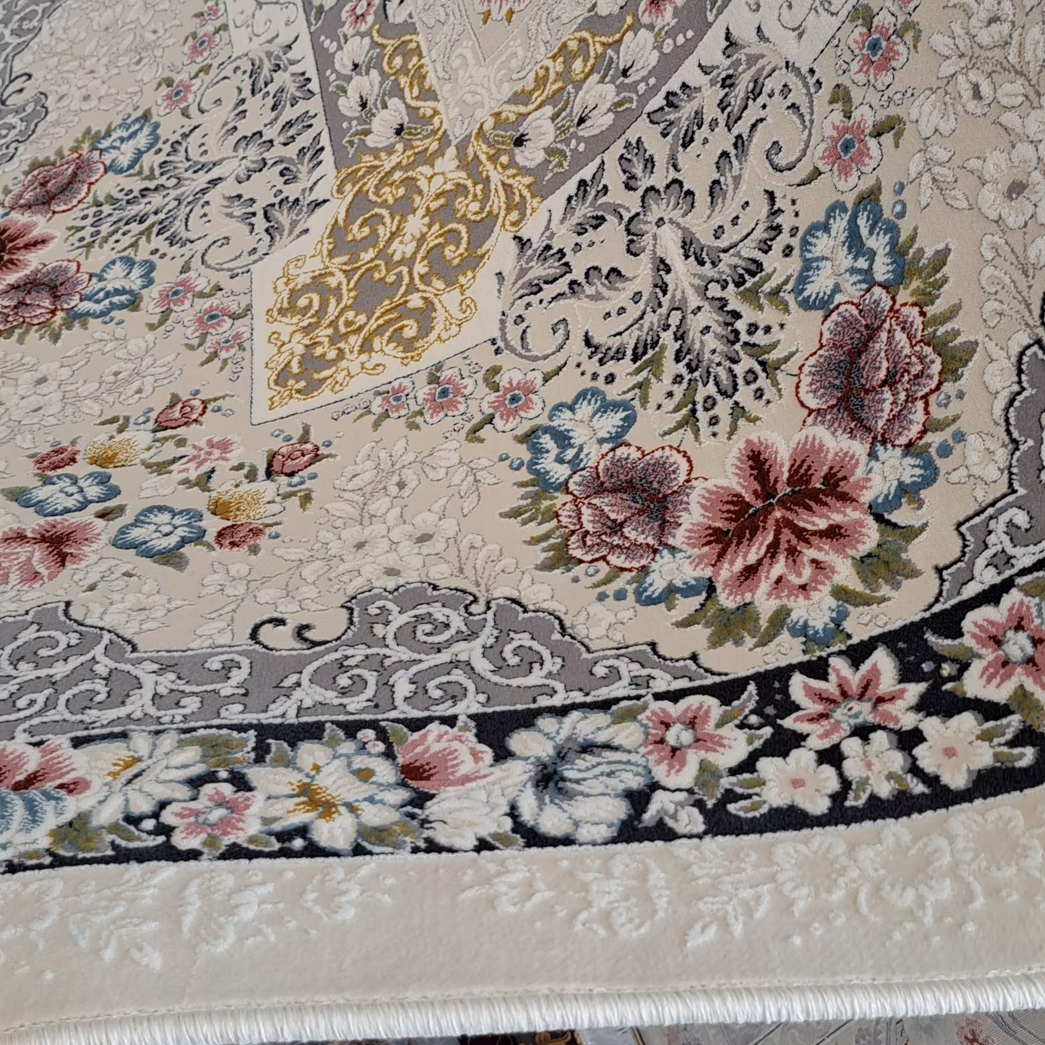 فرش اکرلیک 9 متری 1200 شانه طرح سیمین رنگ کرم کد A103