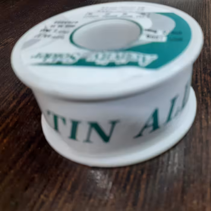 سیم لحیم 100 گرمی روغن دار  با کیفیت عالی ساخت  کشور   چین مناسب جهت انواع کارهای تعمیراتی