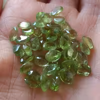 نگین جواهری وارداتی و پر از خواص زبرجد 100 در 100 طبیعی شاهکار خلقت دیدنی