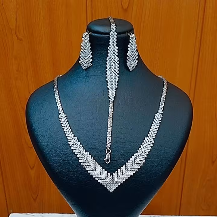 سرویس  نقره  زنانه طرح پرنس جناقی مجلل عیار 925با آبکاری طلا سفید