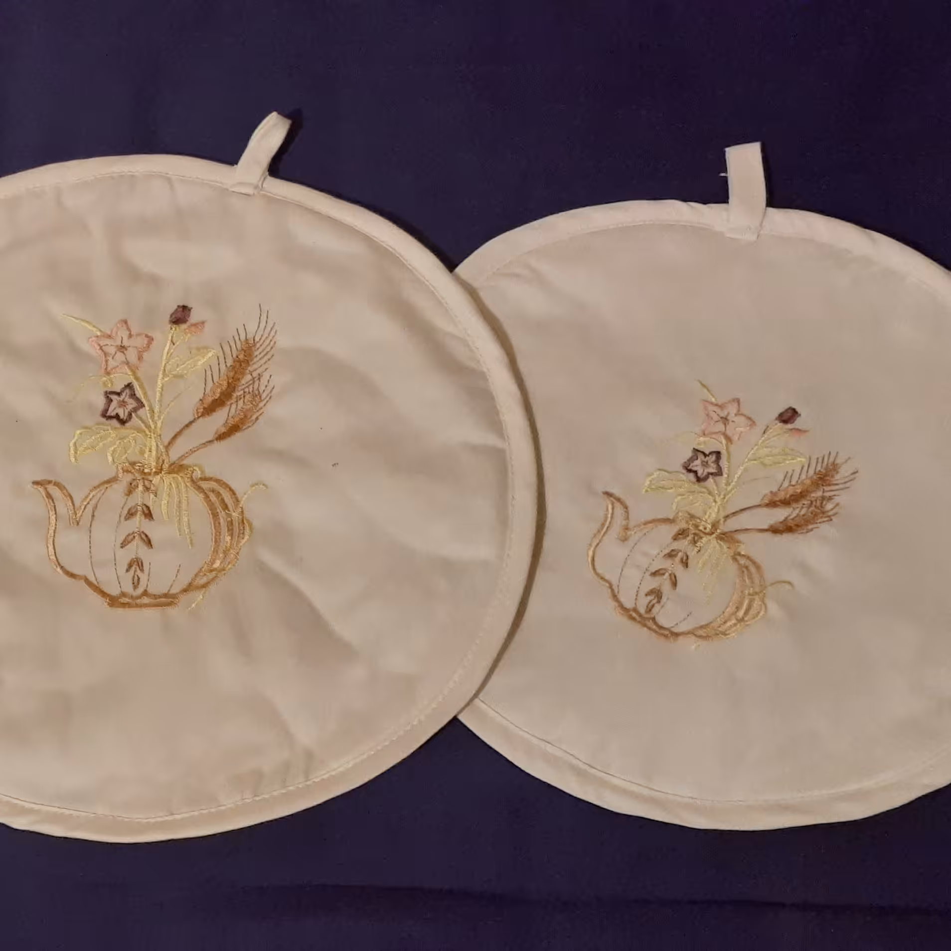 سرویس آشپزخانه گلدوزی نباتی عروس و جهیزیه