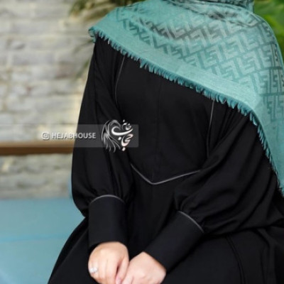 رویه زنانه کرپ مدل مانتو عبایی مغزی دوزی جلو زیپ دار