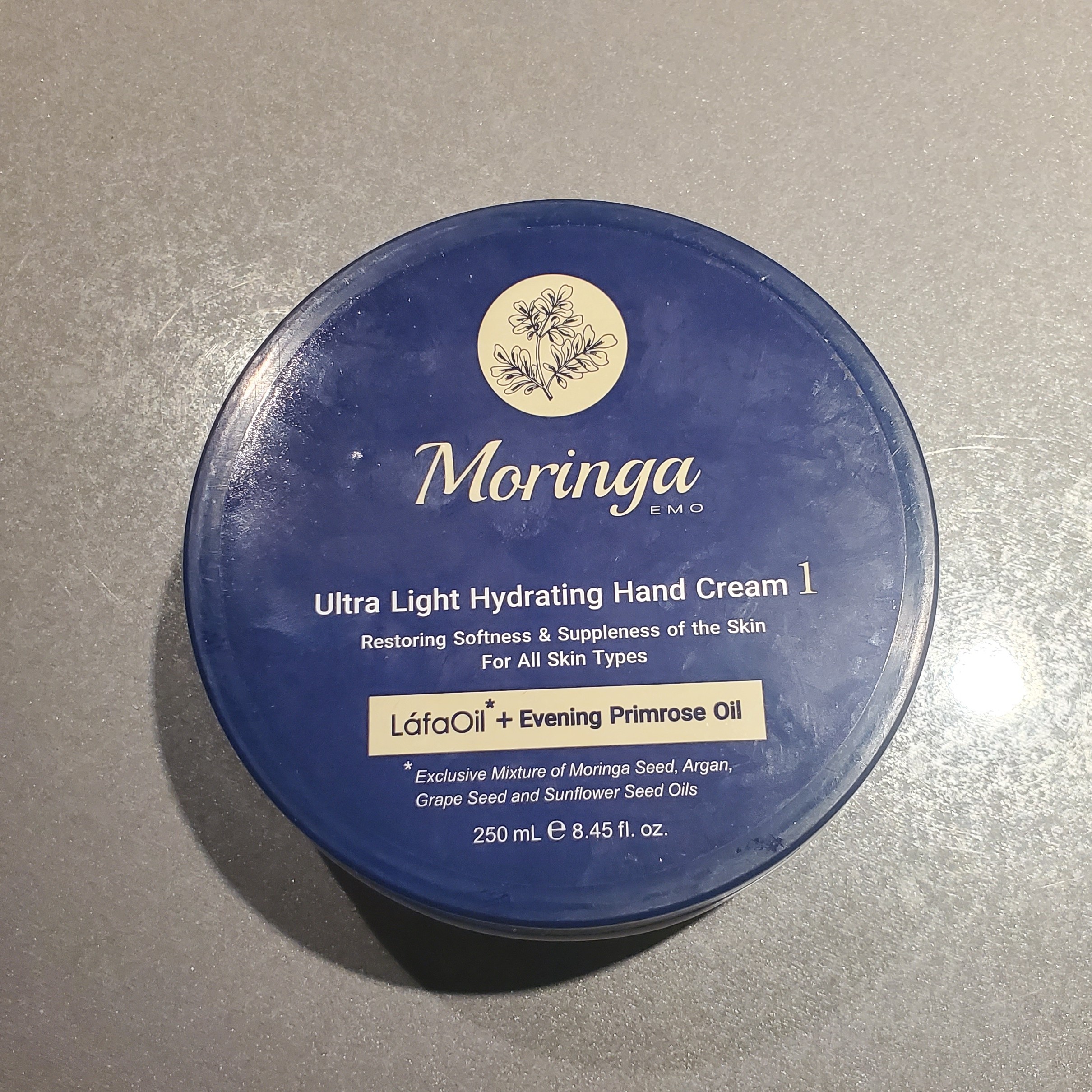 کرم دست فوق سبک و آبرسان 1 مناسب انواع پوست

