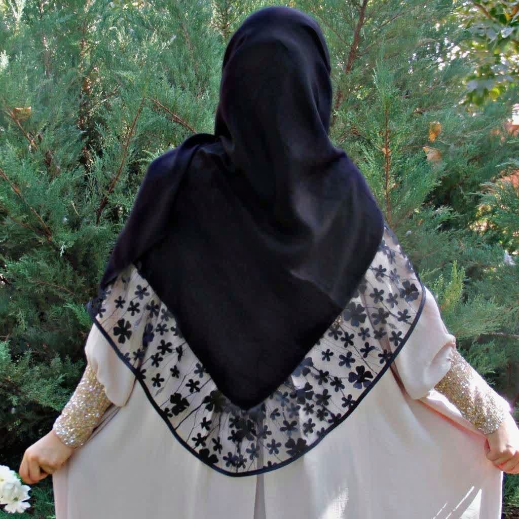 روسری نخی مشکی شکوفه برجسته قواره 130