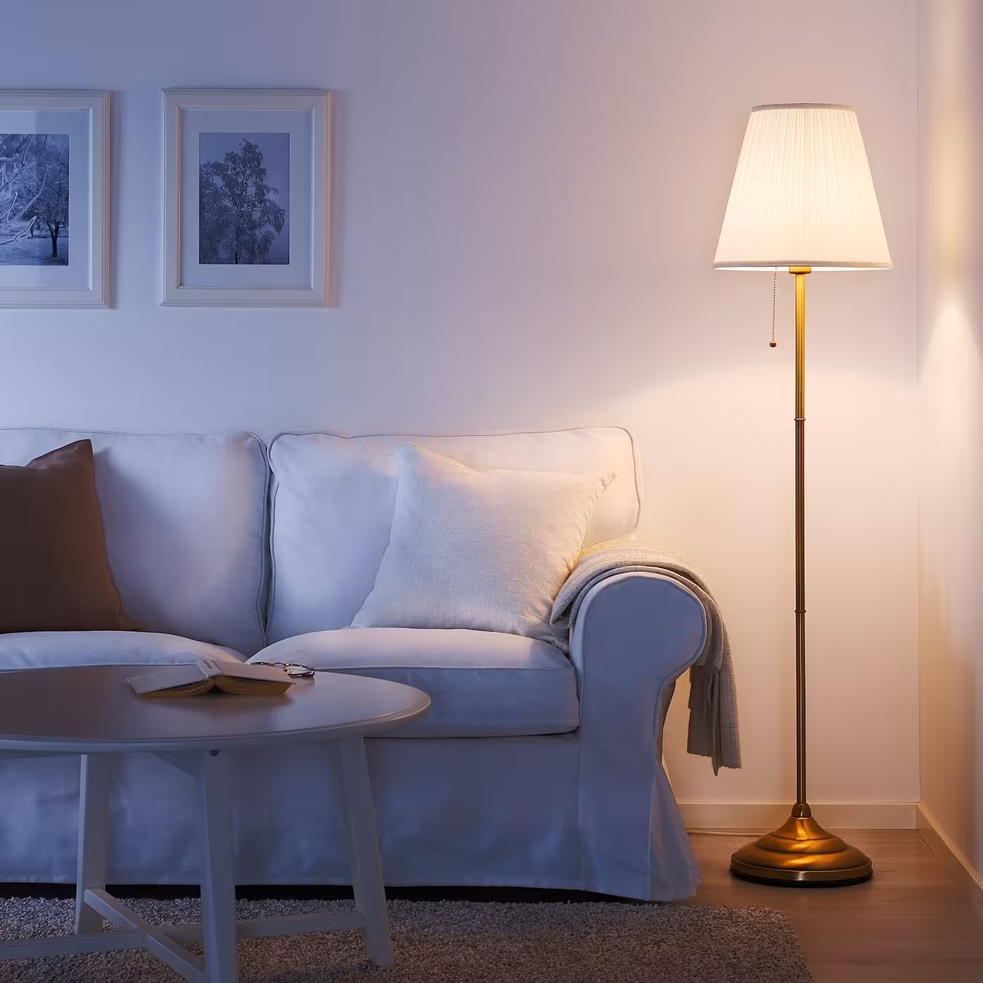 آباژور پایه بلند ایکیا مدل ARSTID