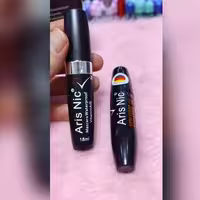 ریمل نایس  در دو مدل حجم دهنده و پرپشت کننده.حجم دهنده و بلند کننده