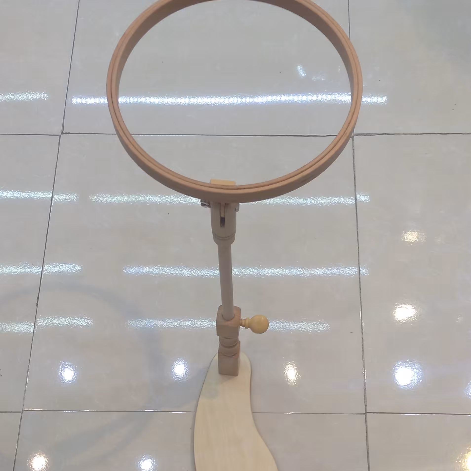 پایه نگهدارنده کارگاه مدل رومیزی طبق تصویر 