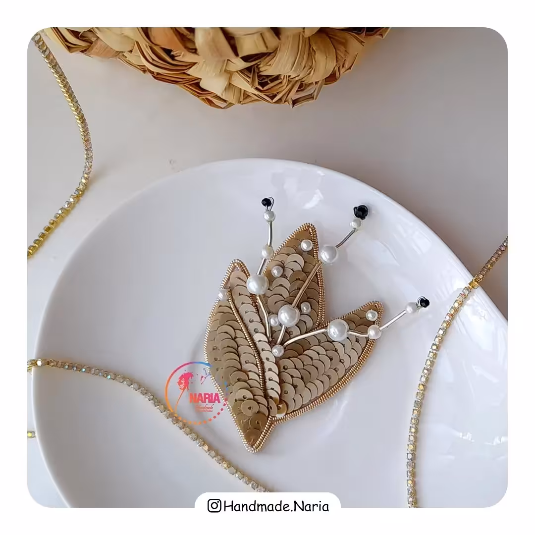 گلسینه جواهردوزی برگ پولکدوزی ساده و خاص مناسب کت  و شومیز عید نوروز