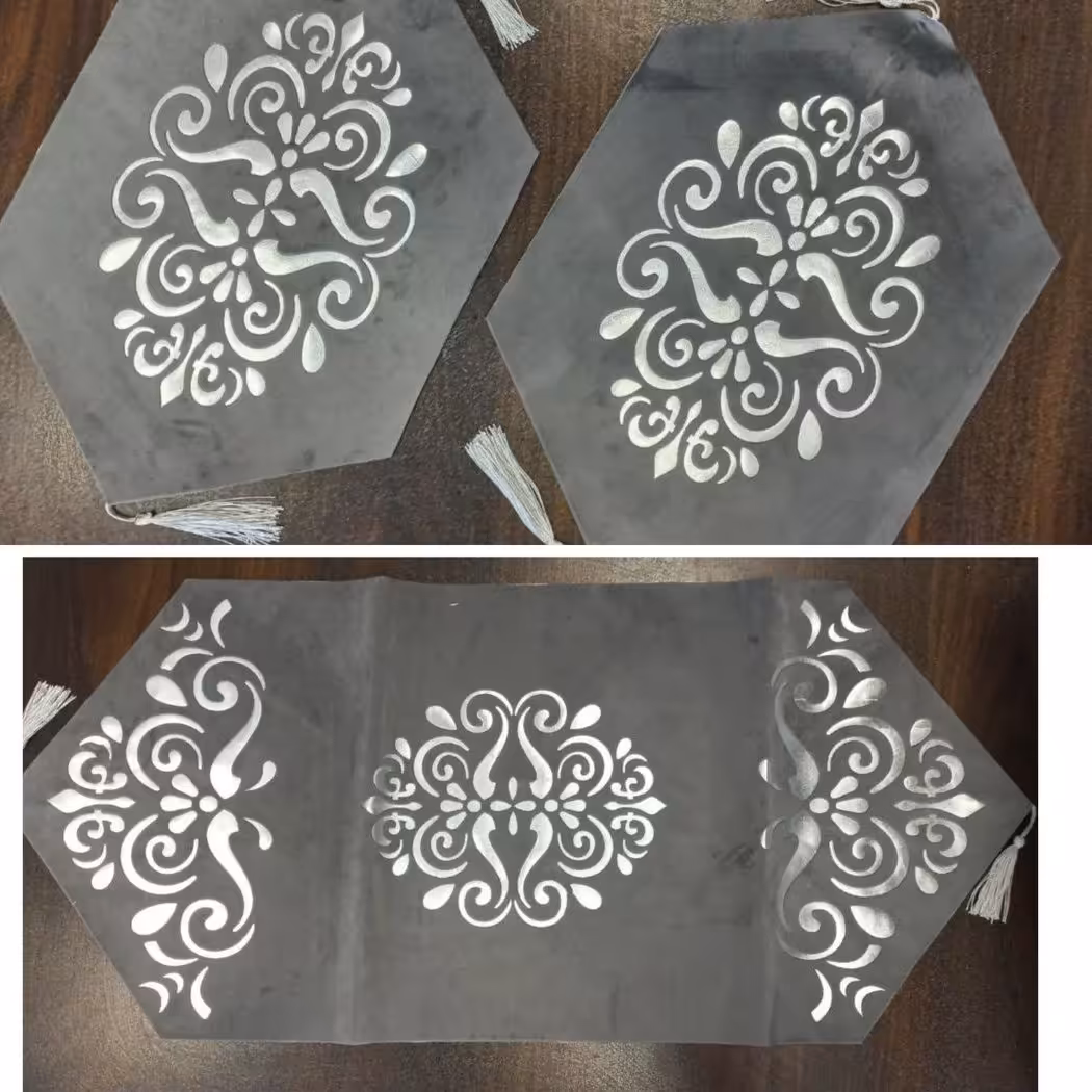 رانر چرم و مخمل و  رومیزی مخمل و چرم  زیبا و شیک و خوش حالت با مخمل ضخیم و پشت نمددار