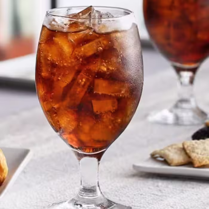 گیلاس بیسترو نوشابه پاشاباغچه
