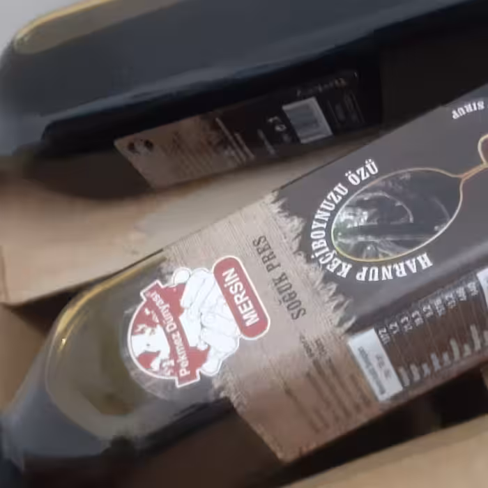 خرنوب میوه درختی عصاره یا مربا یا شیره خرنوب