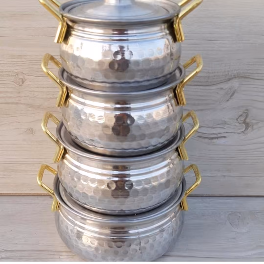 قابلمه 4تیکه روحی چکش کاری دسته طلایی سایز تقریبی 14و16و18و20 لطفا قبل از سفارش موجودی بگیرید 